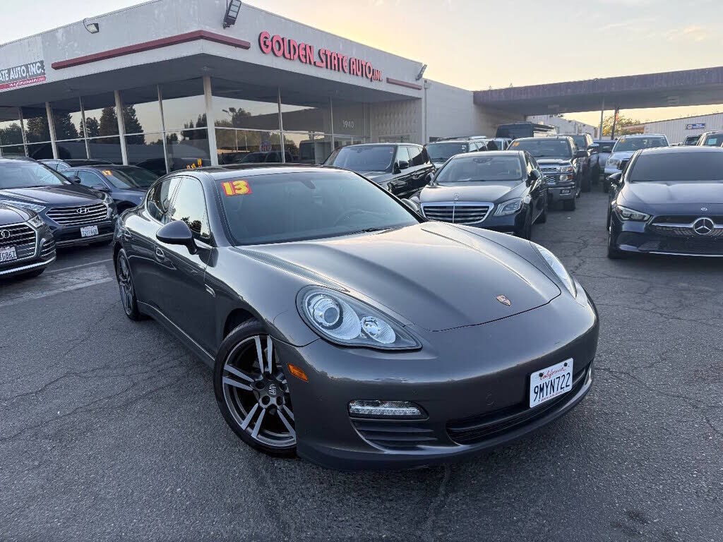 2013 PORSCHE Panamera