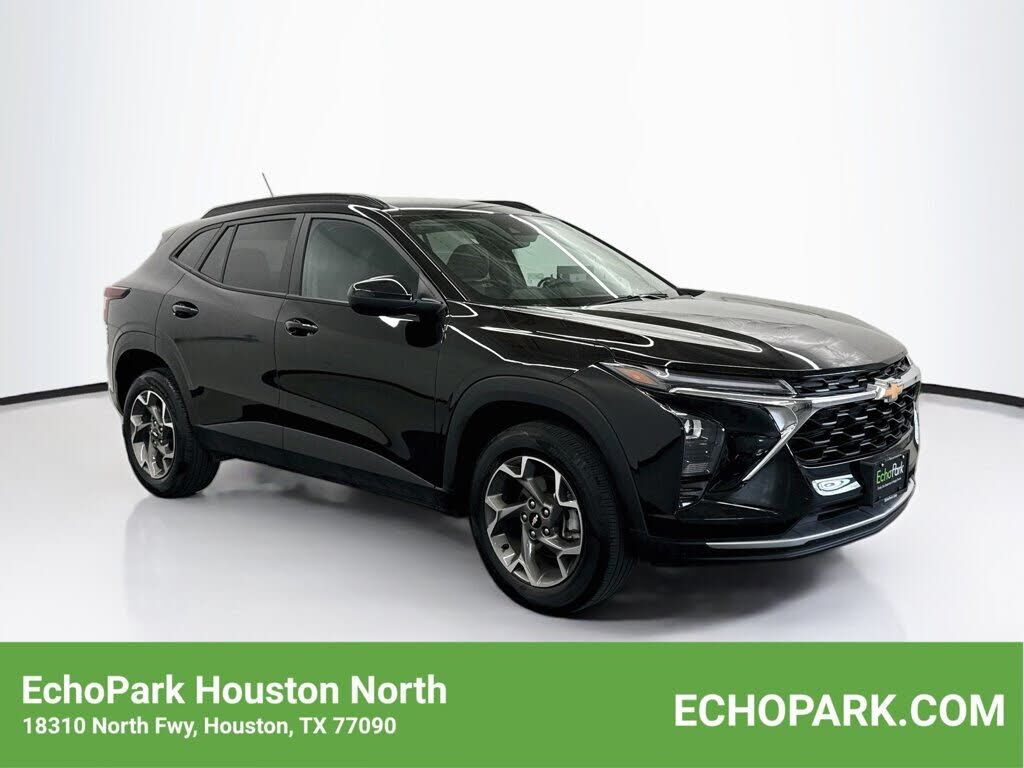 2025 CHEVROLET Trax