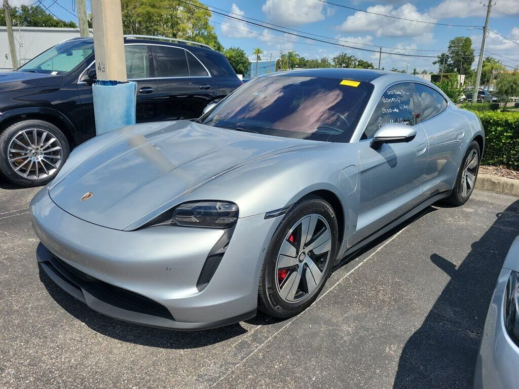 2020 PORSCHE Taycan