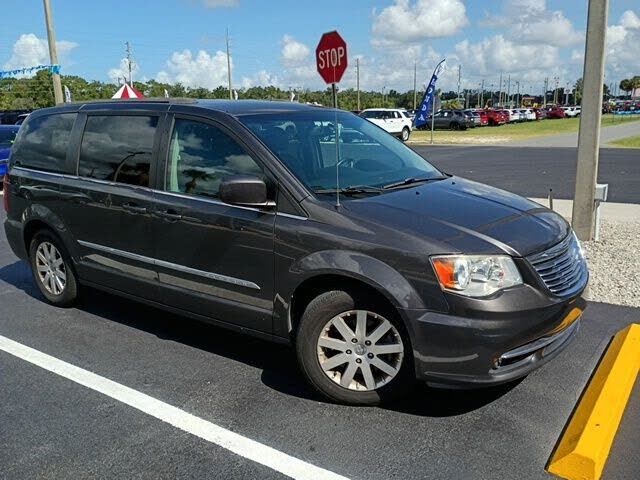 2016 CHRYSLER Town and Country
