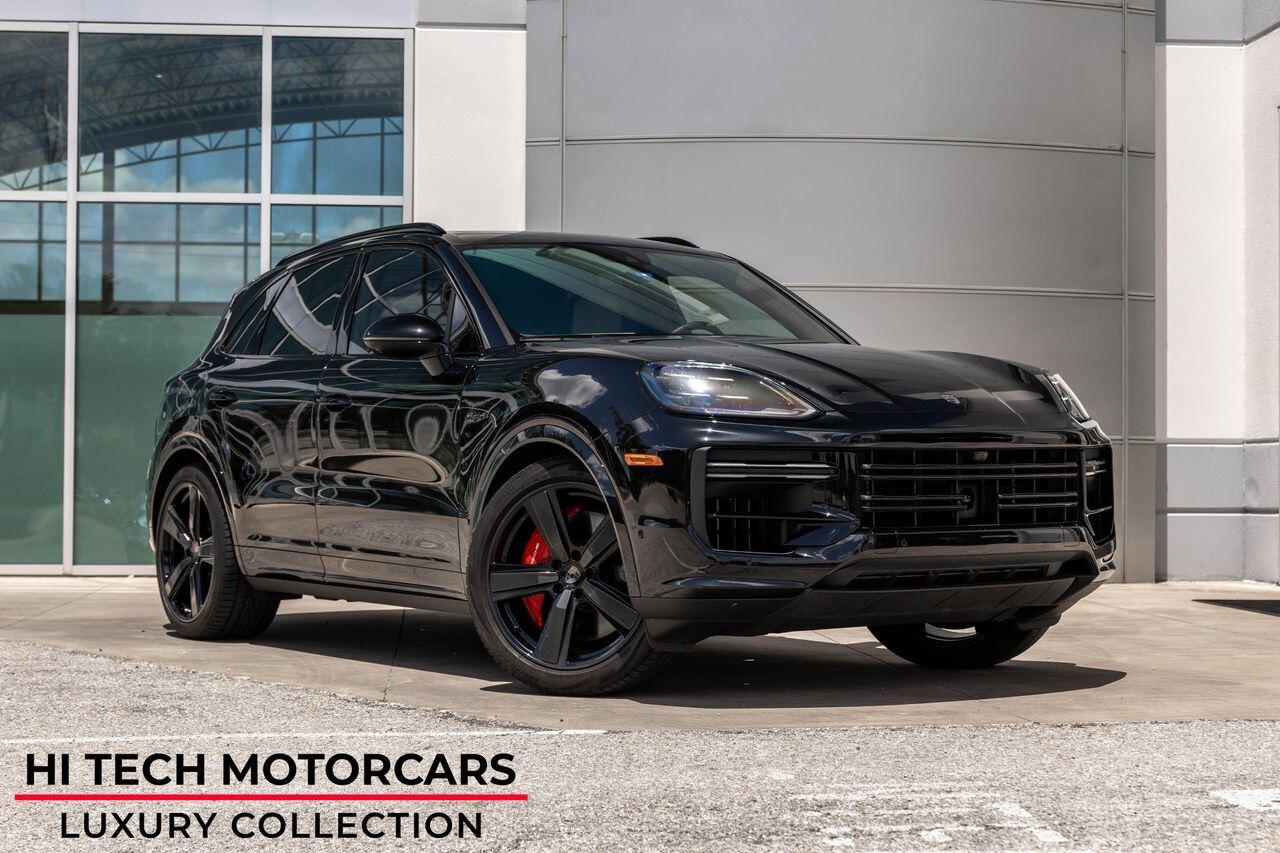 2025 PORSCHE Cayenne