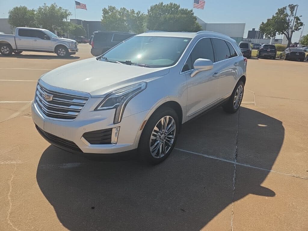 2017 CADILLAC XT5
