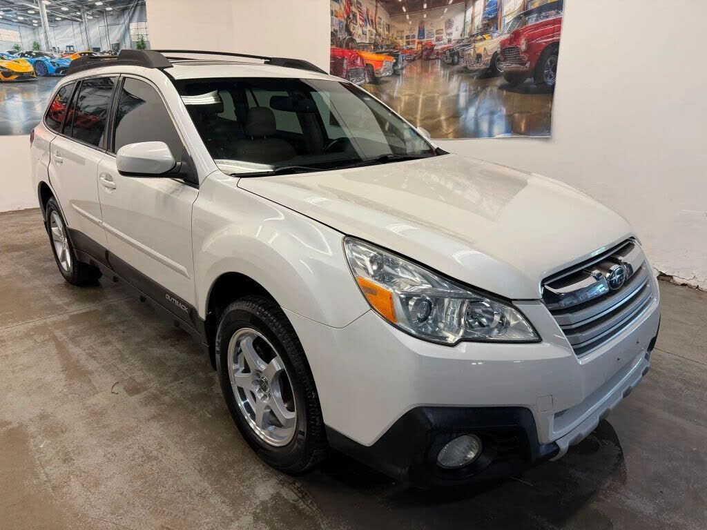 2013 SUBARU Outback