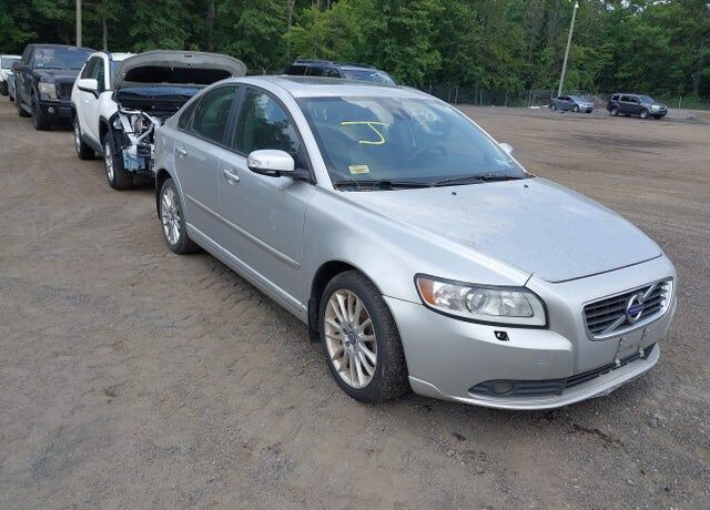 2011 VOLVO S40