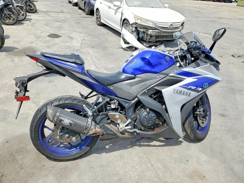 2015 YAMAHA YFZR3
