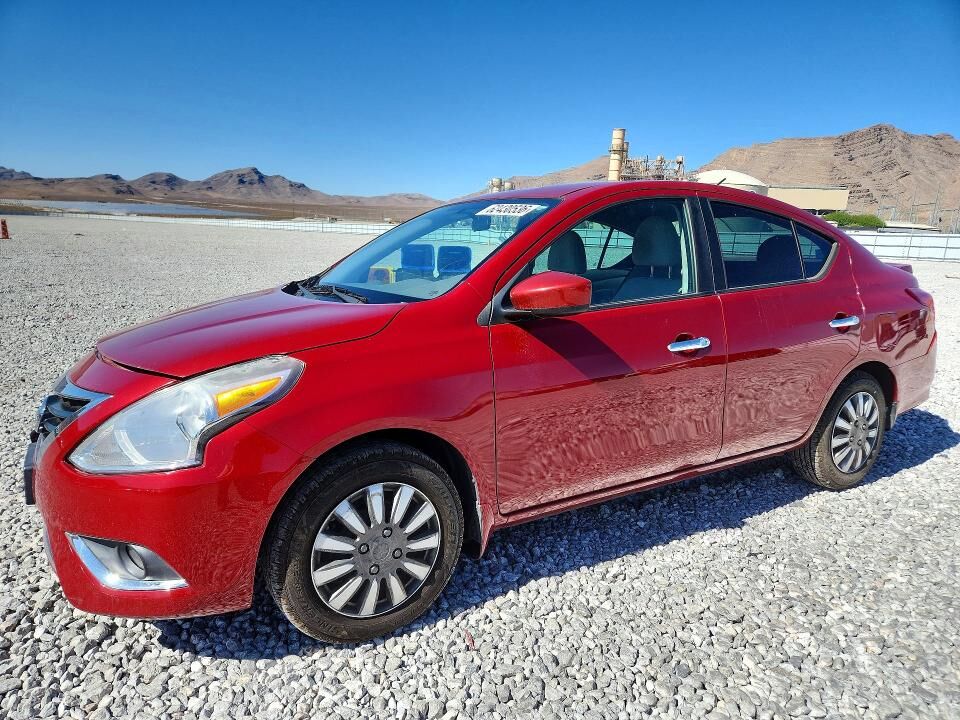 2015 NISSAN Versa
