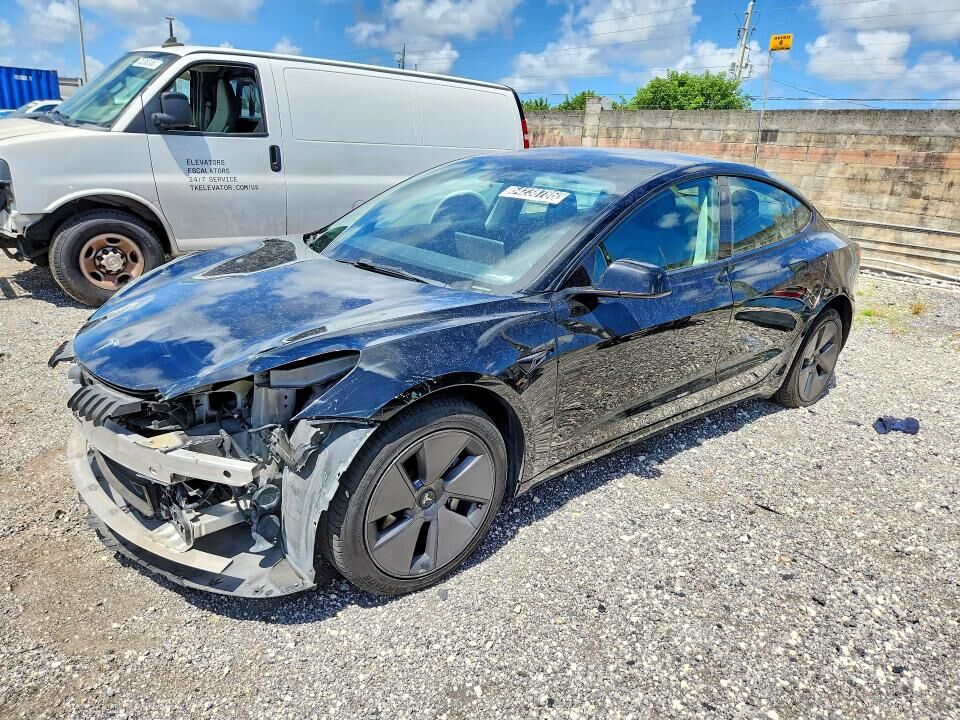 2023 TESLA Model 3