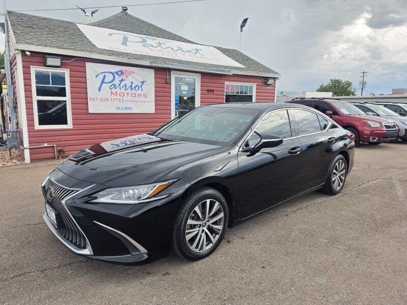 2019 LEXUS ES