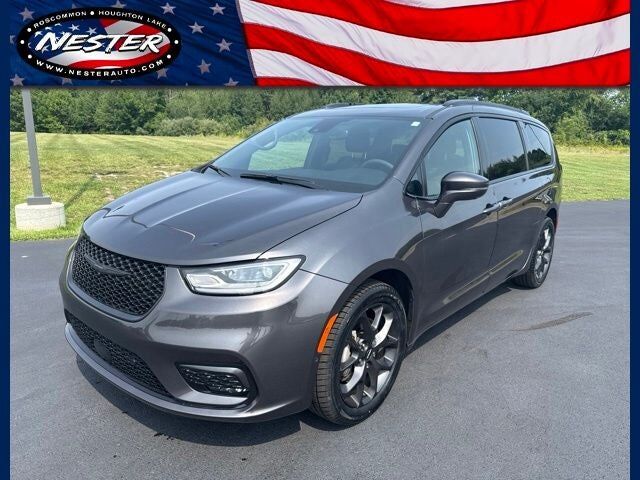 2022 CHRYSLER Pacifica