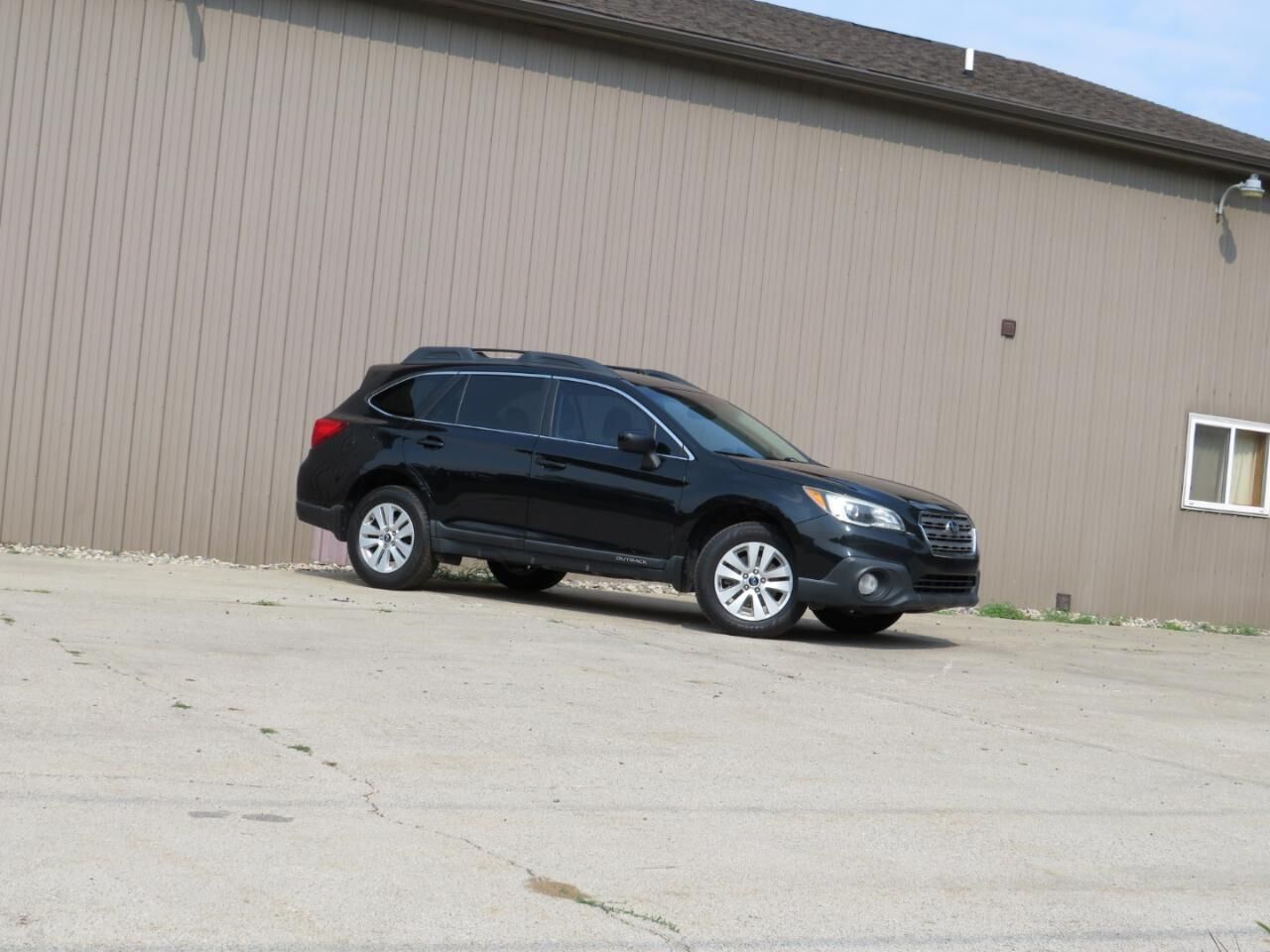 2016 SUBARU Outback