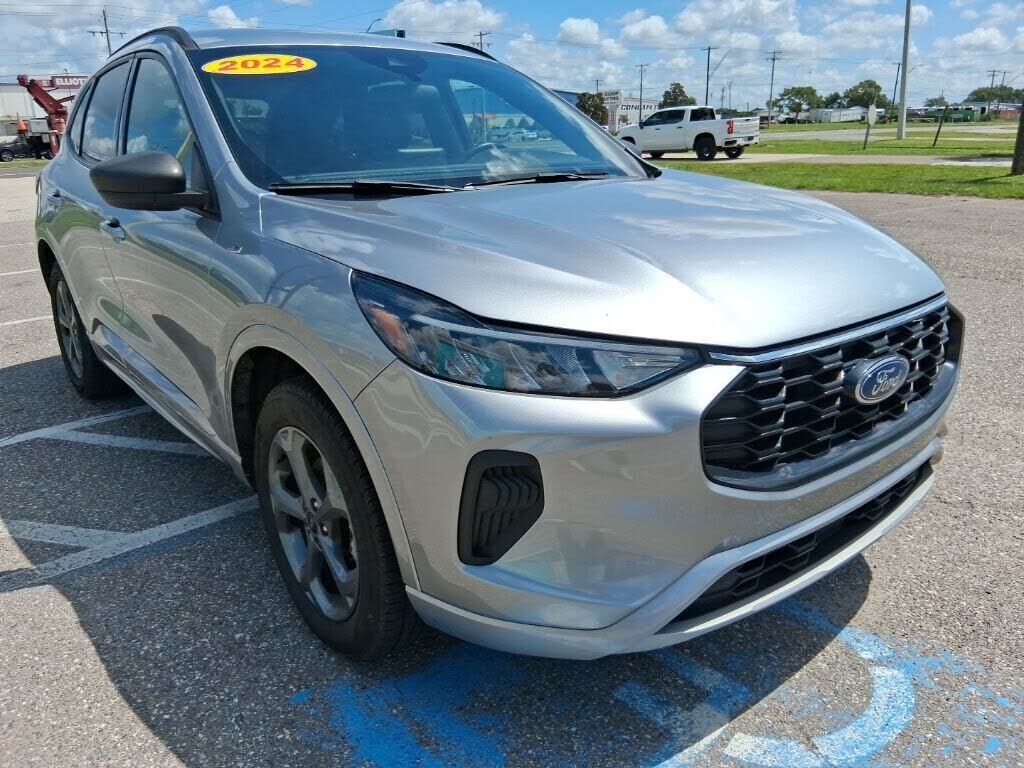 2024 FORD Escape