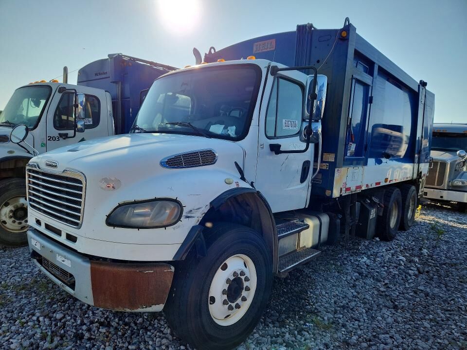 2015 FREIGHTLINER M2