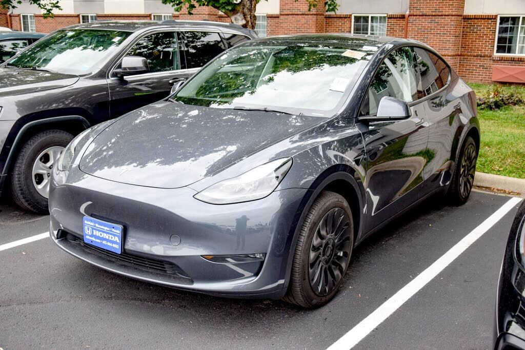 2023 TESLA Model Y