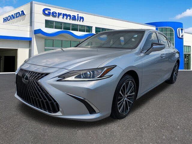 2025 LEXUS ES