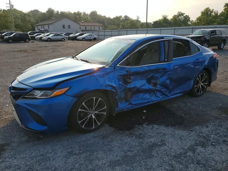 2020 TOYOTA Camry