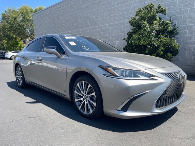 2021 LEXUS ES