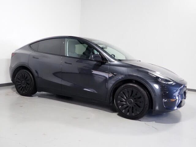 2025 TESLA Model Y