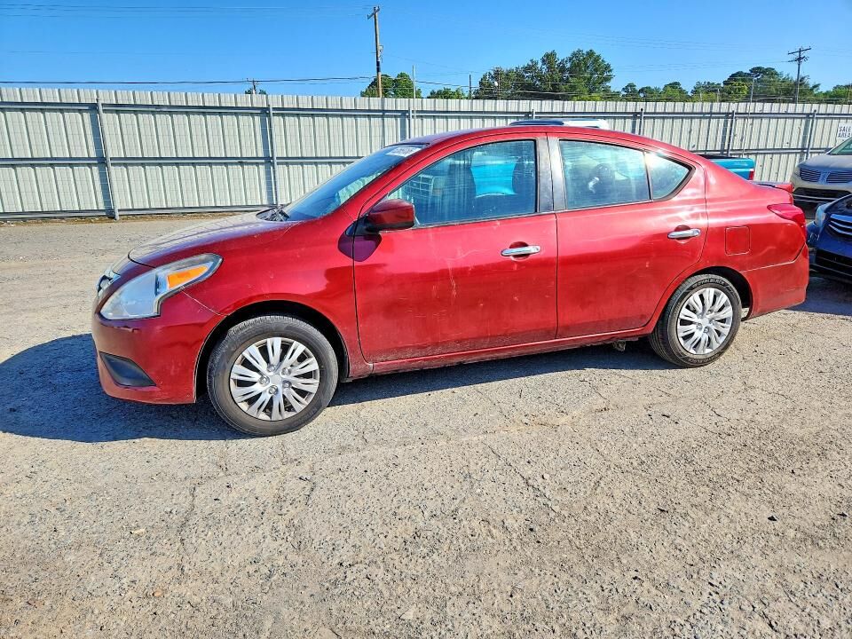 2017 NISSAN Versa