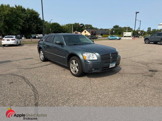 2005 DODGE Magnum