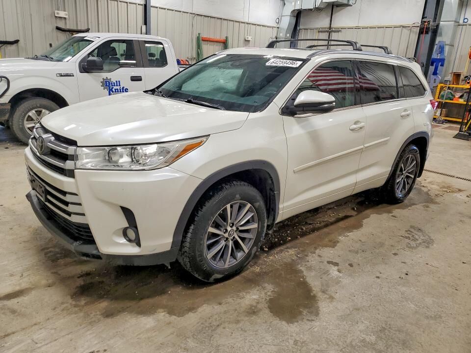 2018 TOYOTA Highlander