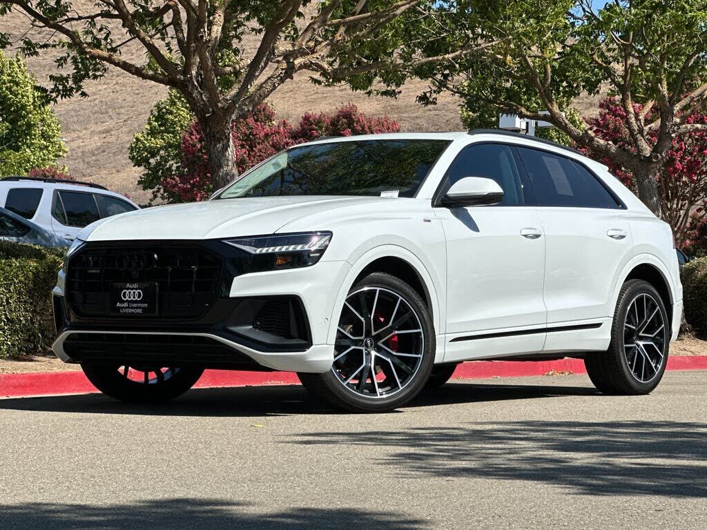 2023 AUDI Q8