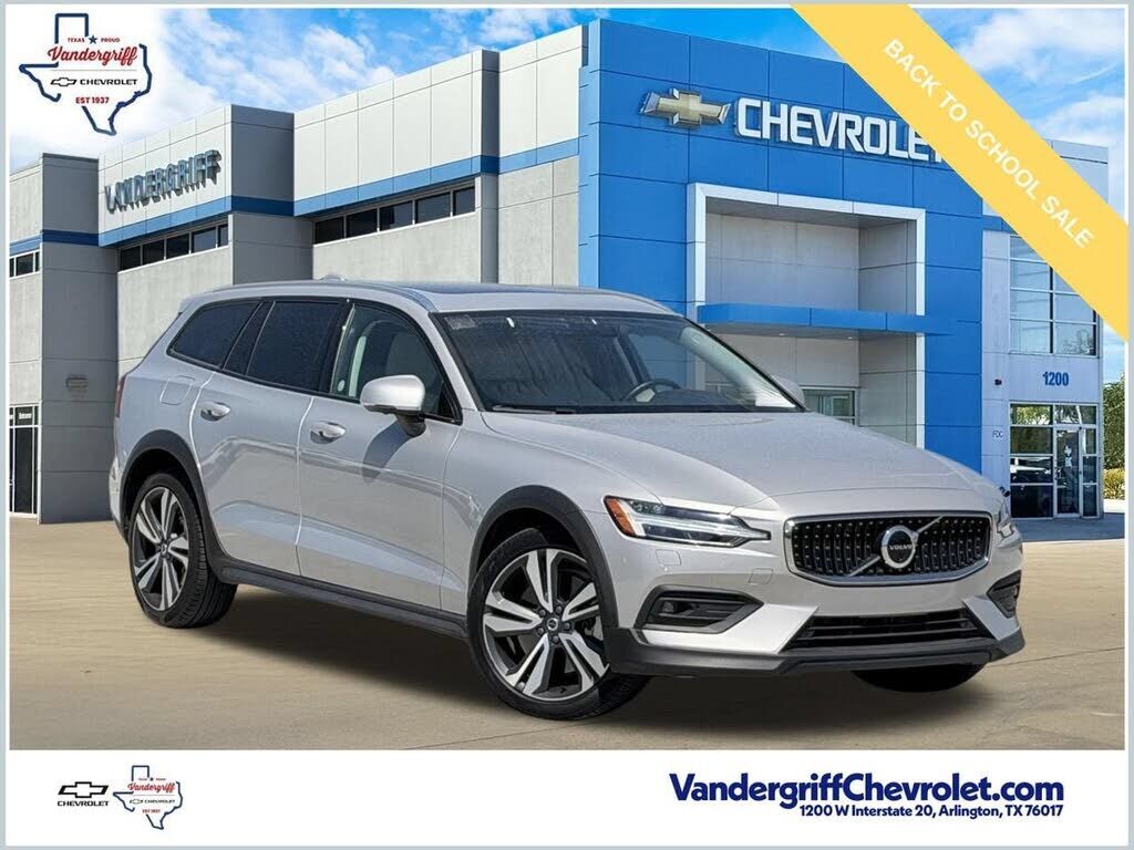 2025 VOLVO V60CC