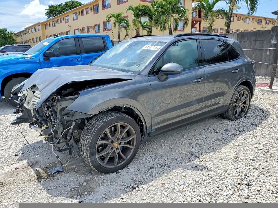 2022 PORSCHE Cayenne