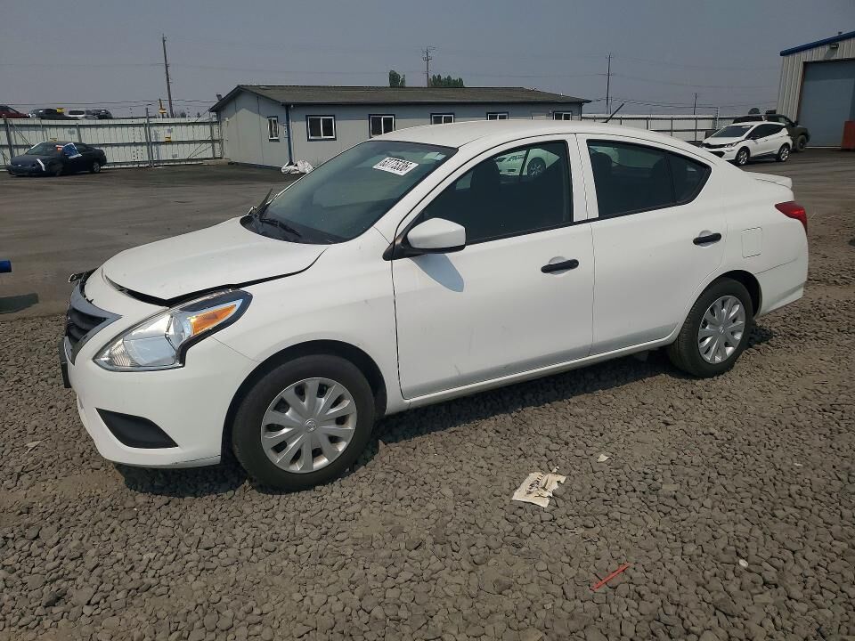 2017 NISSAN Versa