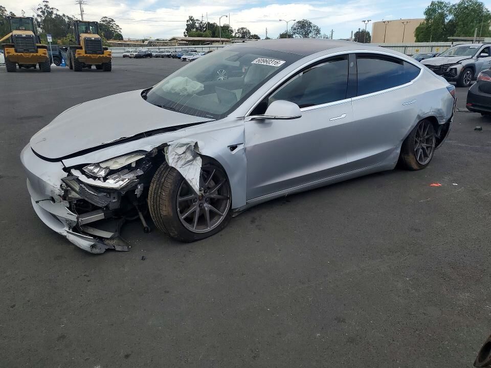 2018 TESLA Model 3