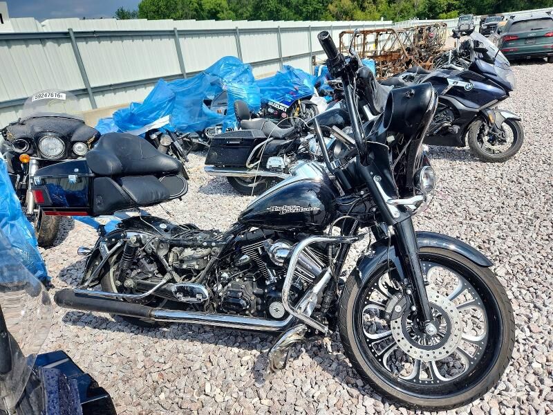 2012 HARLEY DAVIDSON Street Glide 103