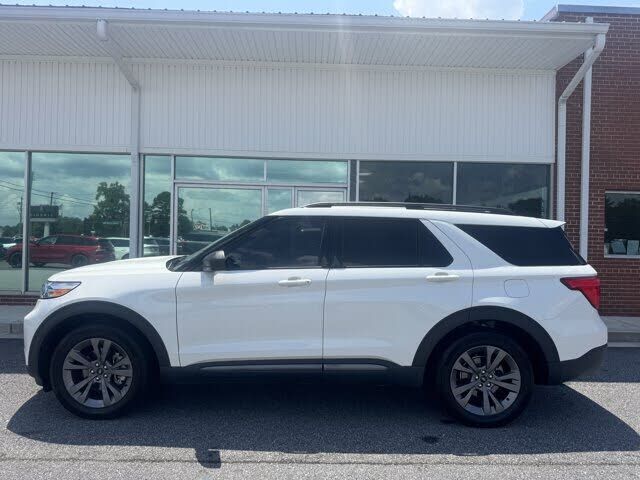 2021 FORD Explorer