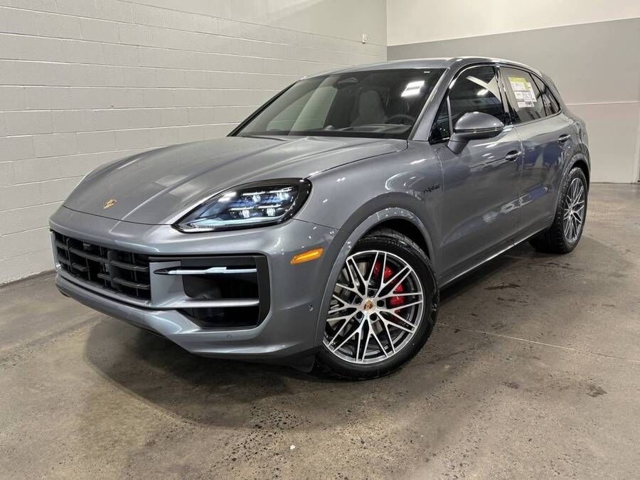 2026 PORSCHE Cayenne