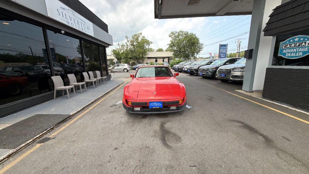 1984 PORSCHE 944