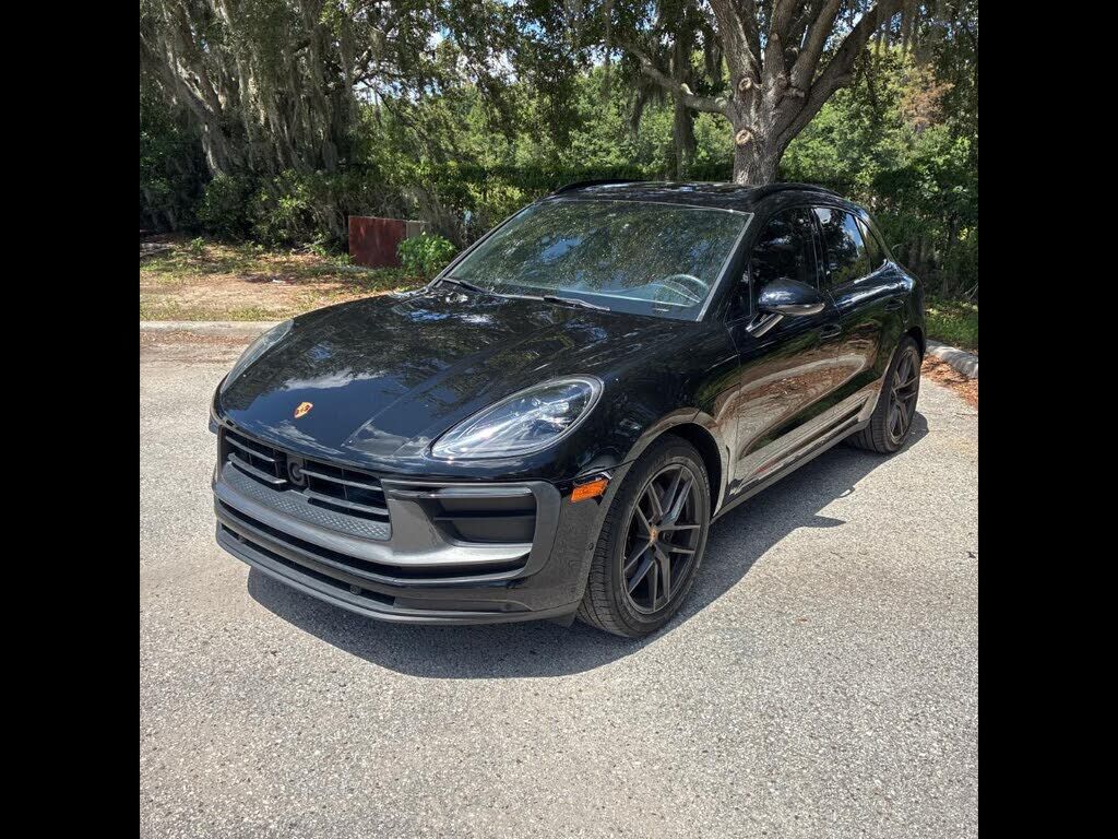 2023 PORSCHE Macan