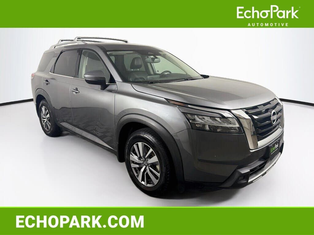 2022 NISSAN Pathfinder