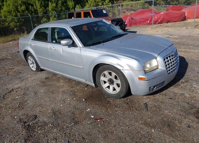 2005 CHRYSLER 300
