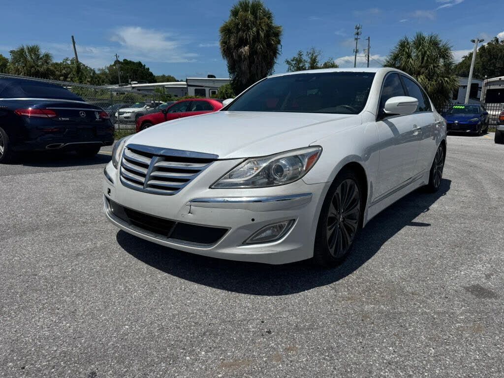 2013 HYUNDAI Genesis