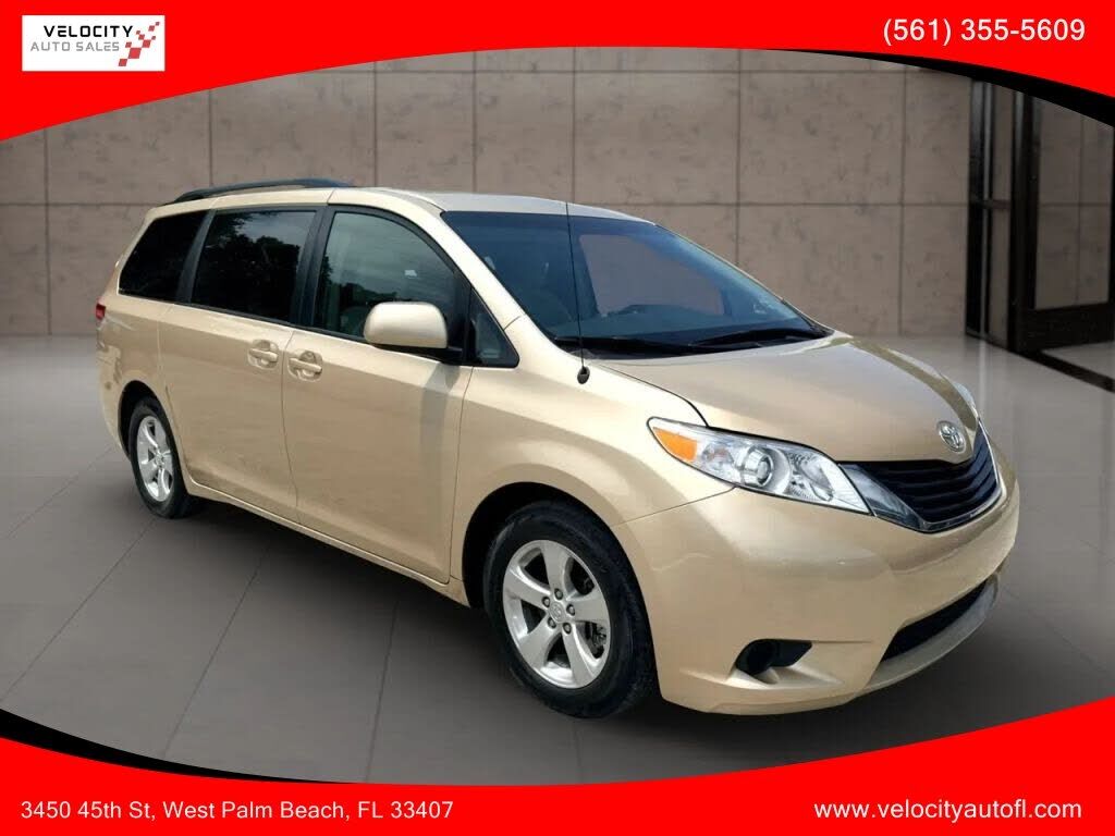 2014 TOYOTA Sienna