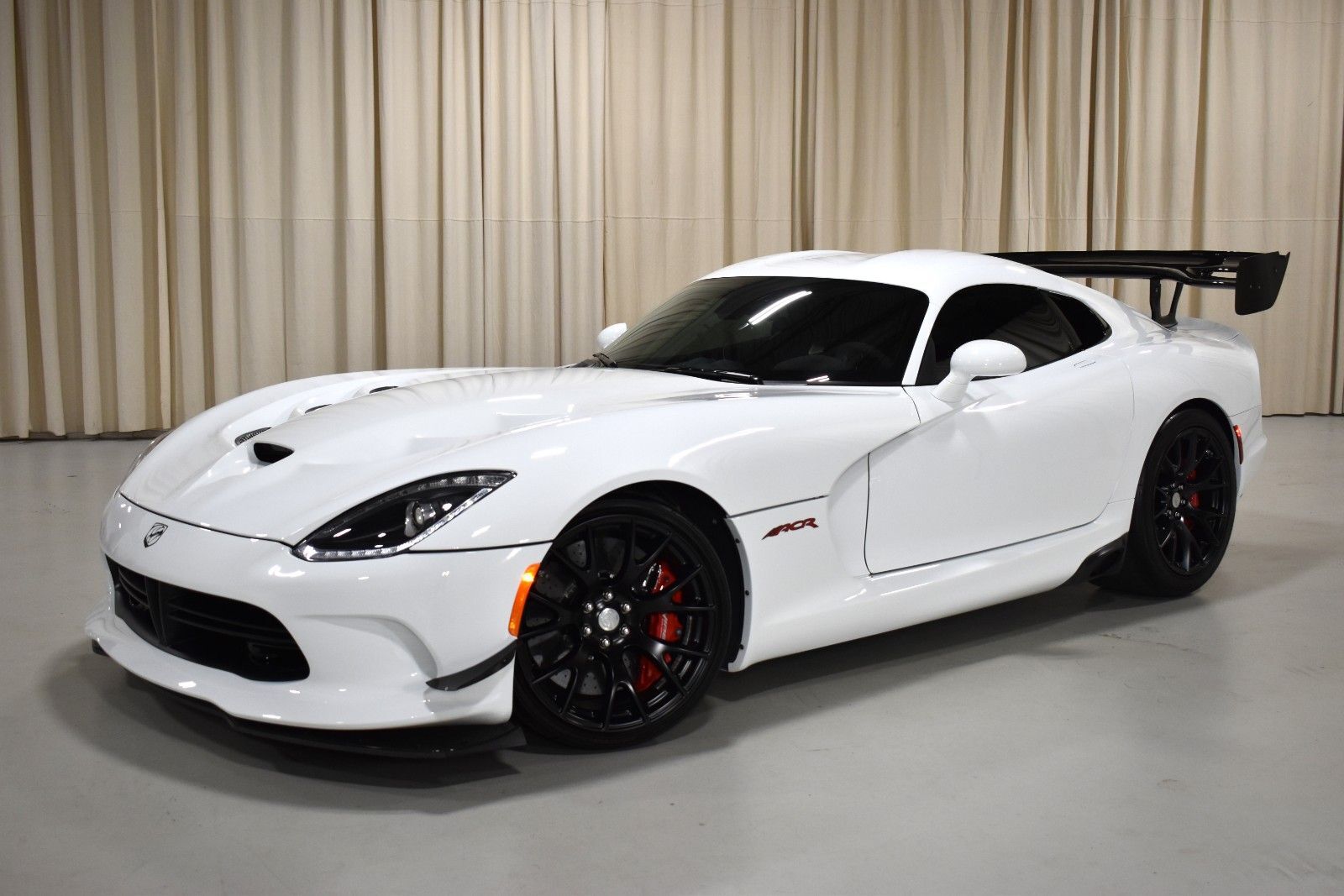 2016 DODGE Viper