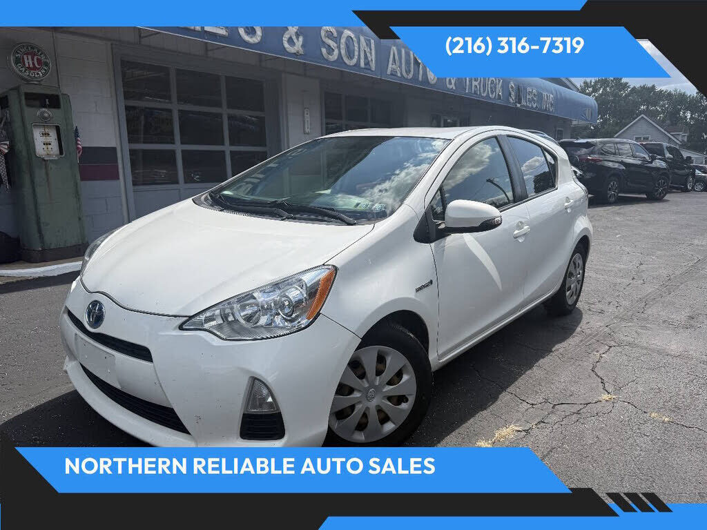 2013 TOYOTA Prius