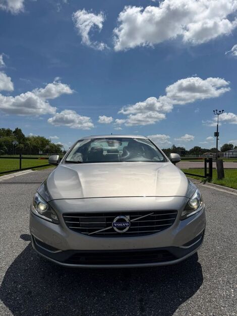 2015 VOLVO S60