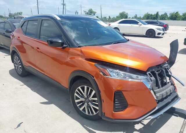 2023 NISSAN Kicks