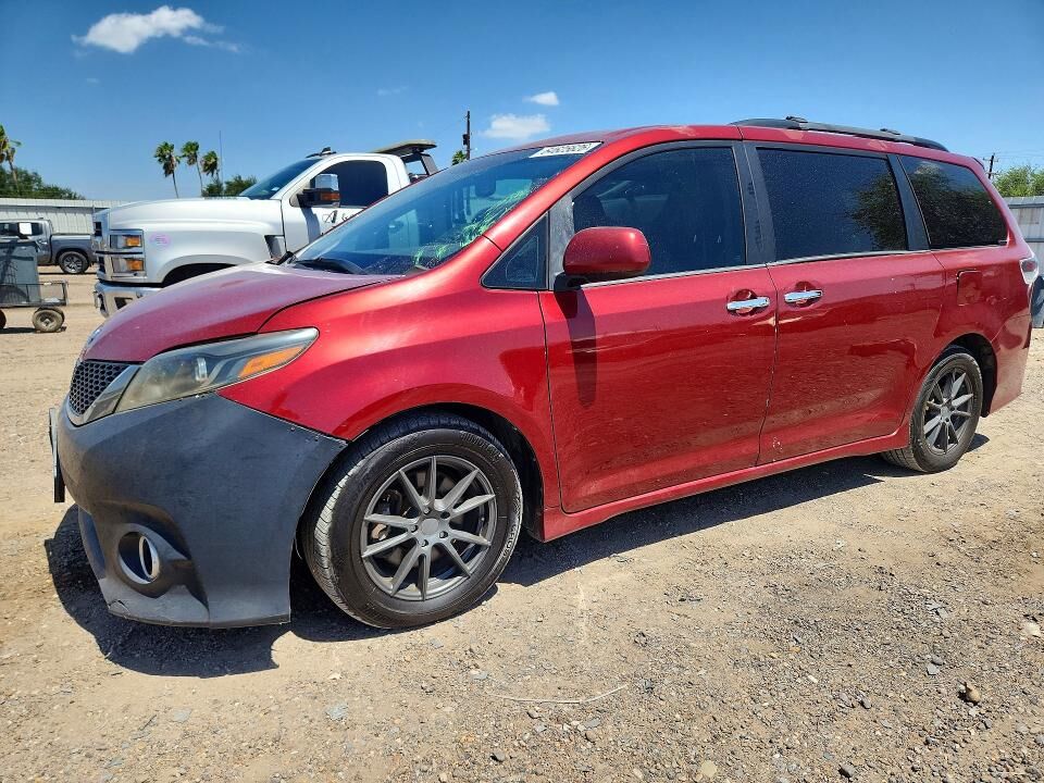 2017 TOYOTA Sienna