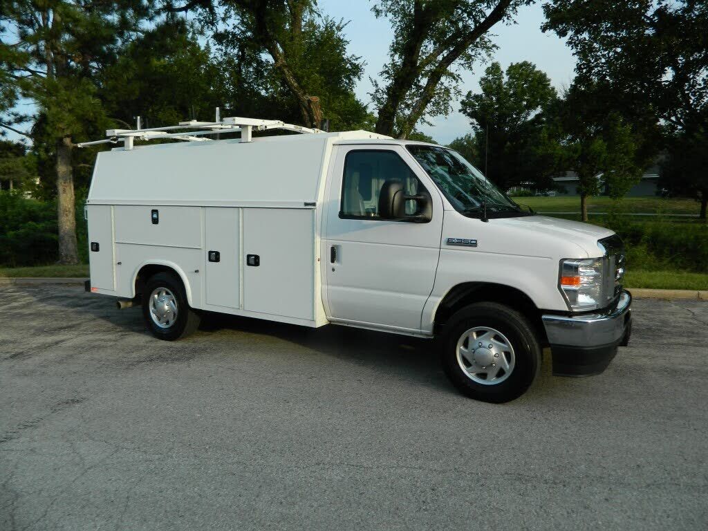 2023 FORD E-350