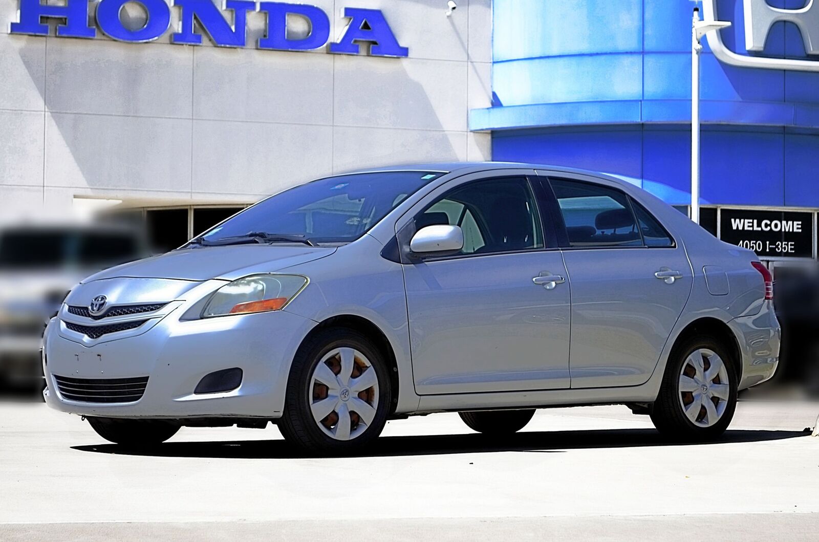 2008 TOYOTA Yaris