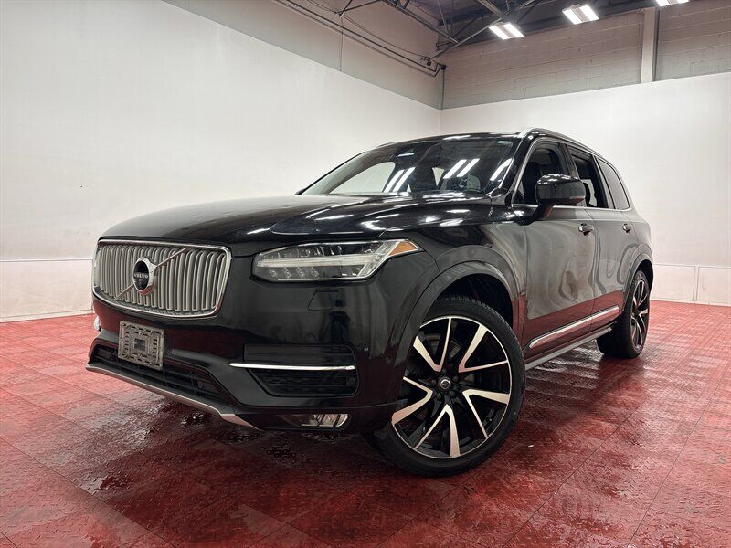 2019 VOLVO XC90