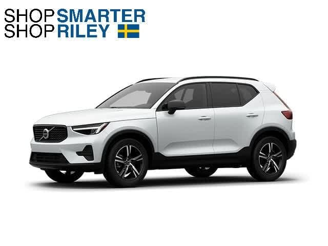 2026 VOLVO XC40