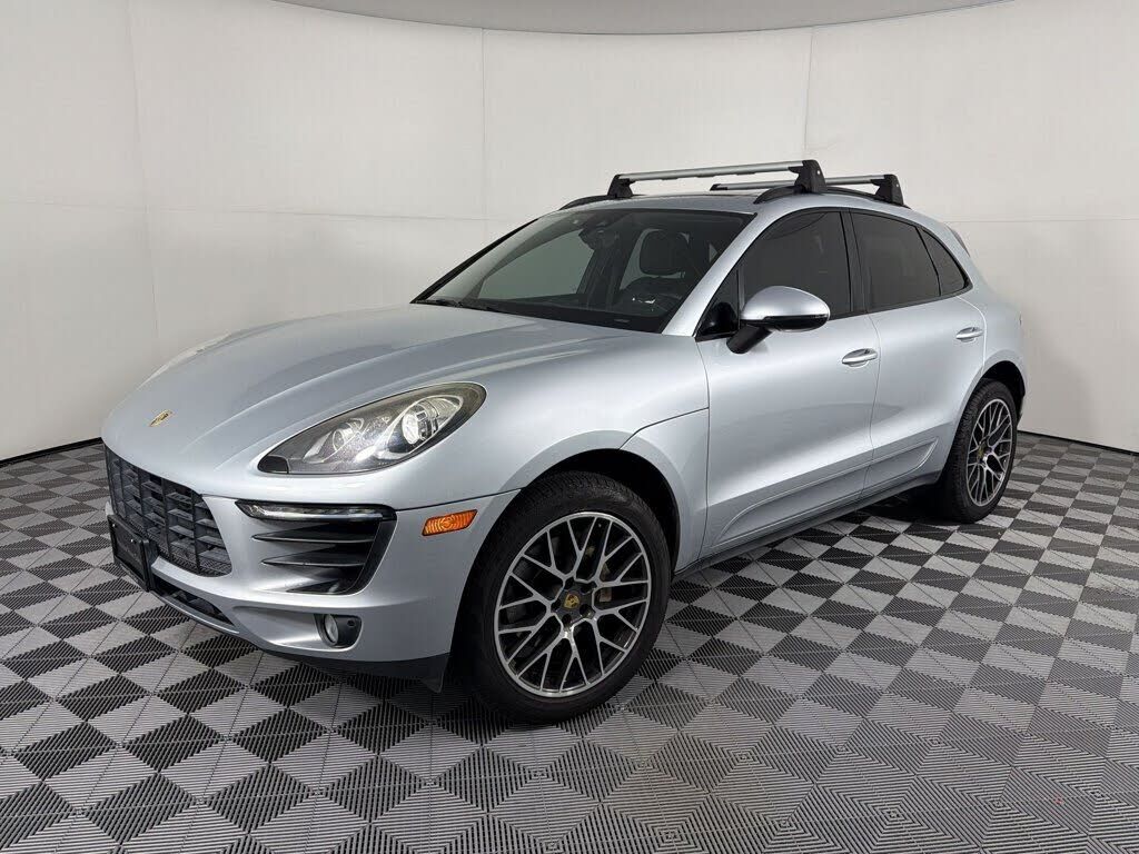 2018 PORSCHE Macan