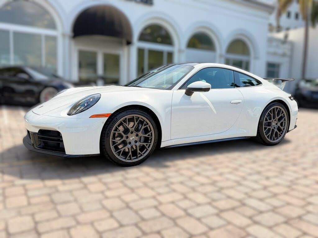 2025 PORSCHE 911