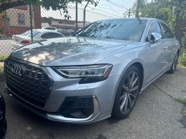 2023 AUDI S8